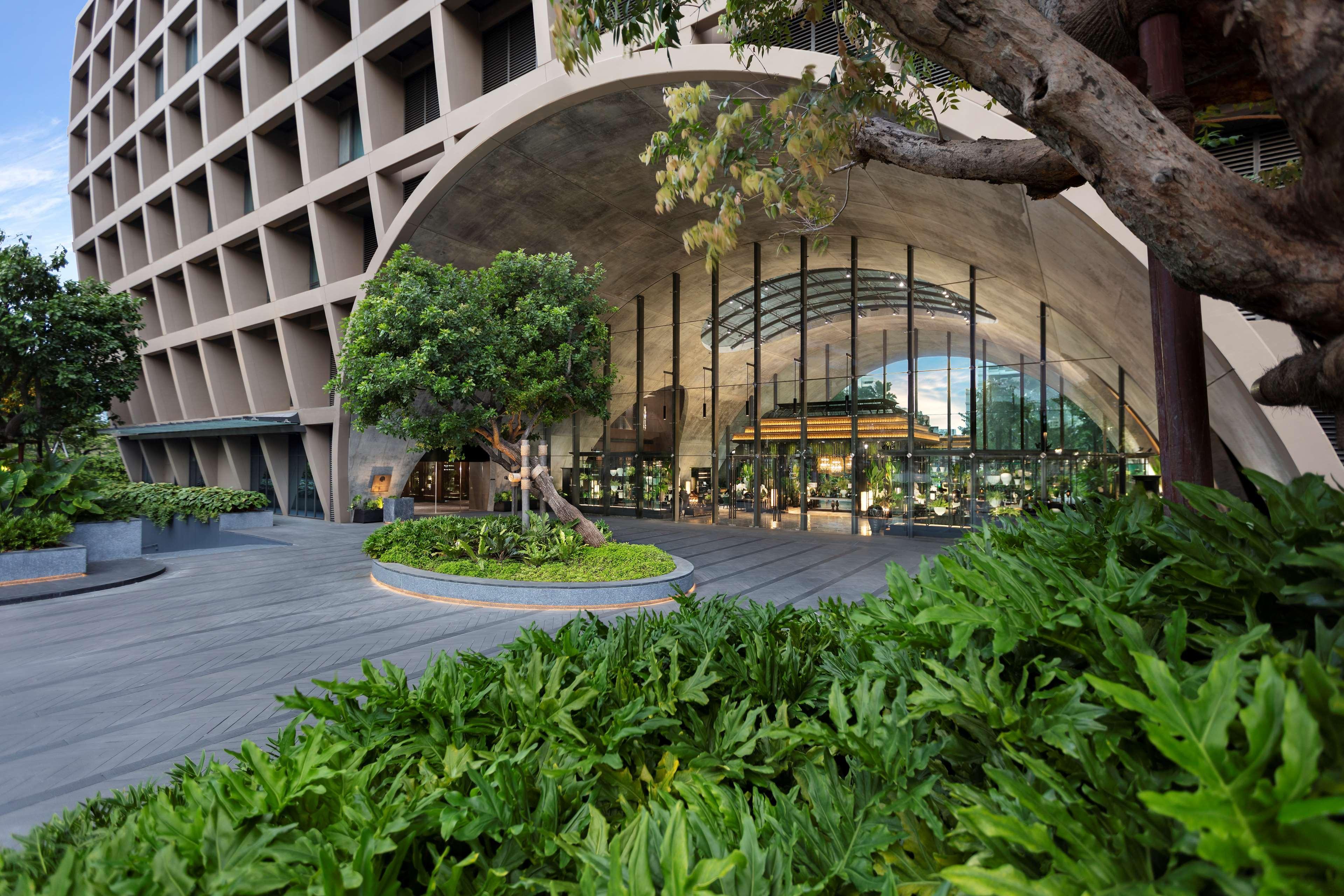 Sindhorn Kempinski Hotel Bangkok Exterior photo